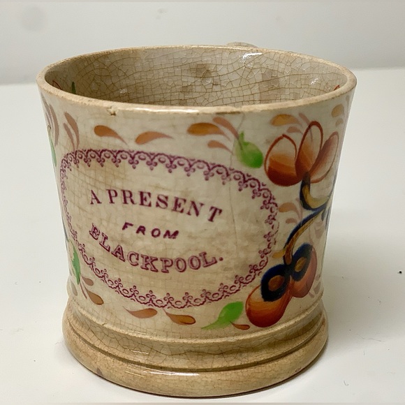 19th Century Gaudy Welsh Grape Gift Mug Inscribed "A Present From Blackpool" - Picture 3 of 16